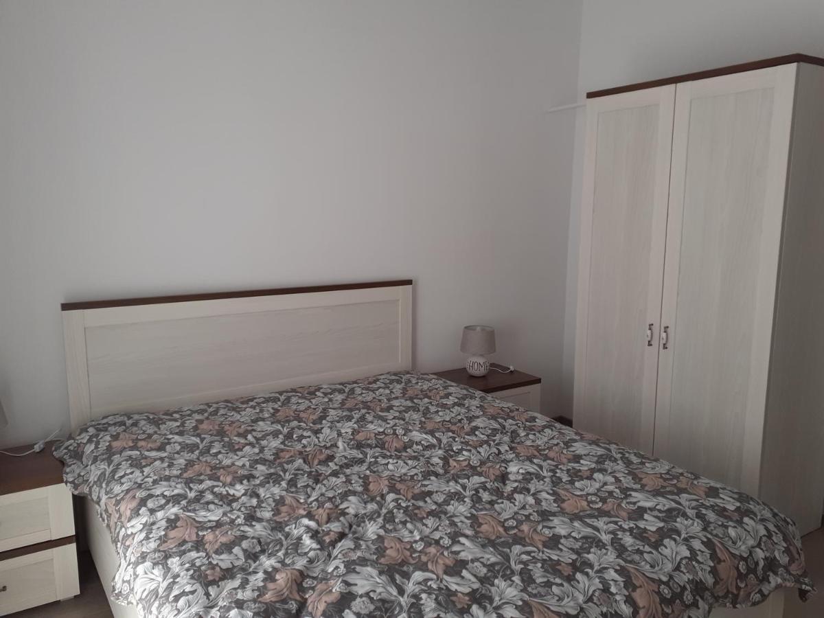 Sara Apartman Livezeni  Eksteriør bilde
