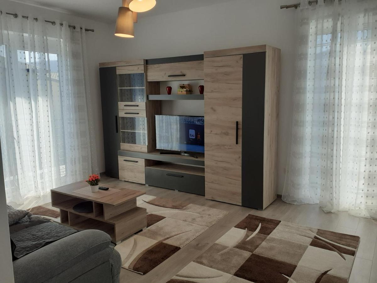 Sara Apartman Livezeni  Eksteriør bilde